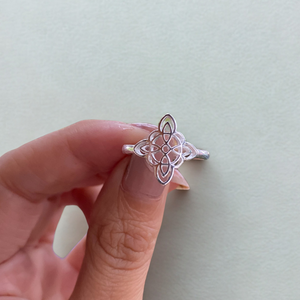 Anillo Ajustable Nudo De Bruja