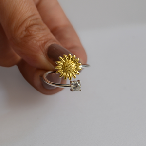 Anillo Girasol con circón transparente