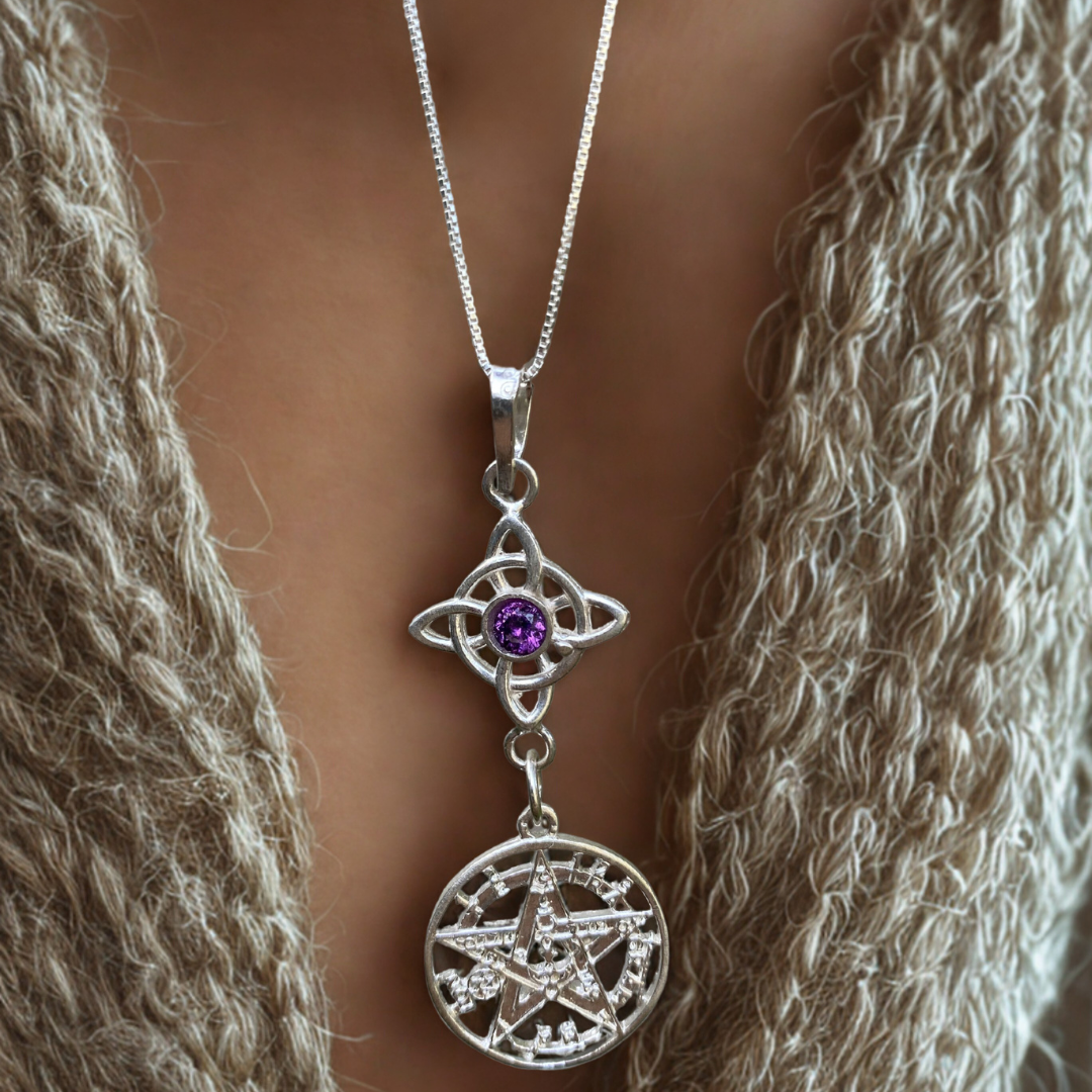 Collar Nudo de Bruja  Con Tetragrámaton