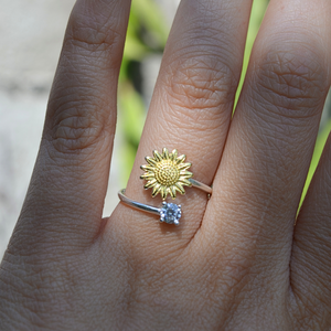 Anillo Girasol con circón transparente