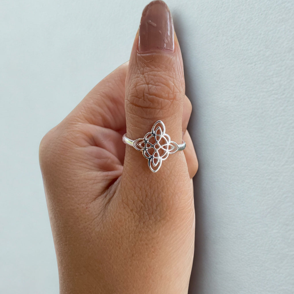 Anillo Ajustable Nudo De Bruja